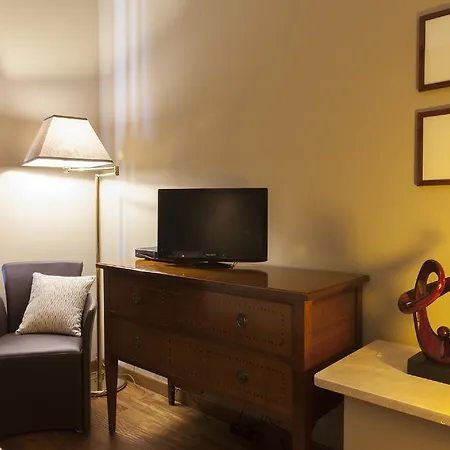 Alojamento de Acomodação e Pequeno-almoço Bronzino House 4*
